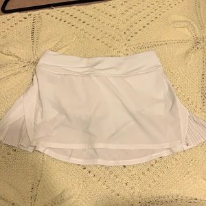 White lulu tennis skirt
